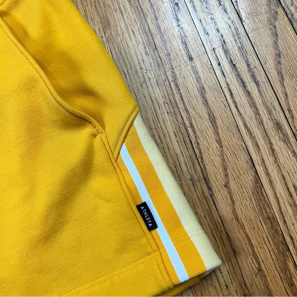 Athleta Triumph Game Point Shortie Short Size Large Yellow 988041 - Picture 2 of 11